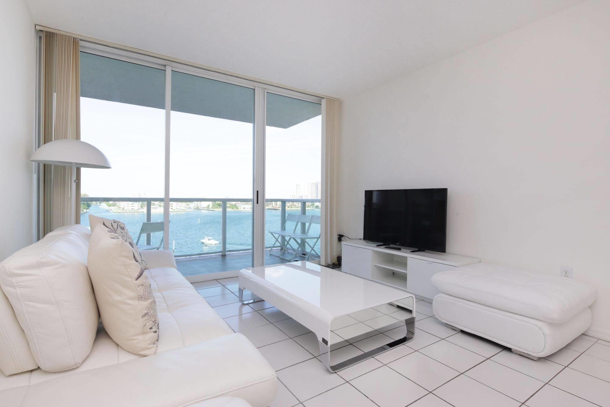 Miami Waterfront Apartments Sunny Isles Beach Exterior photo